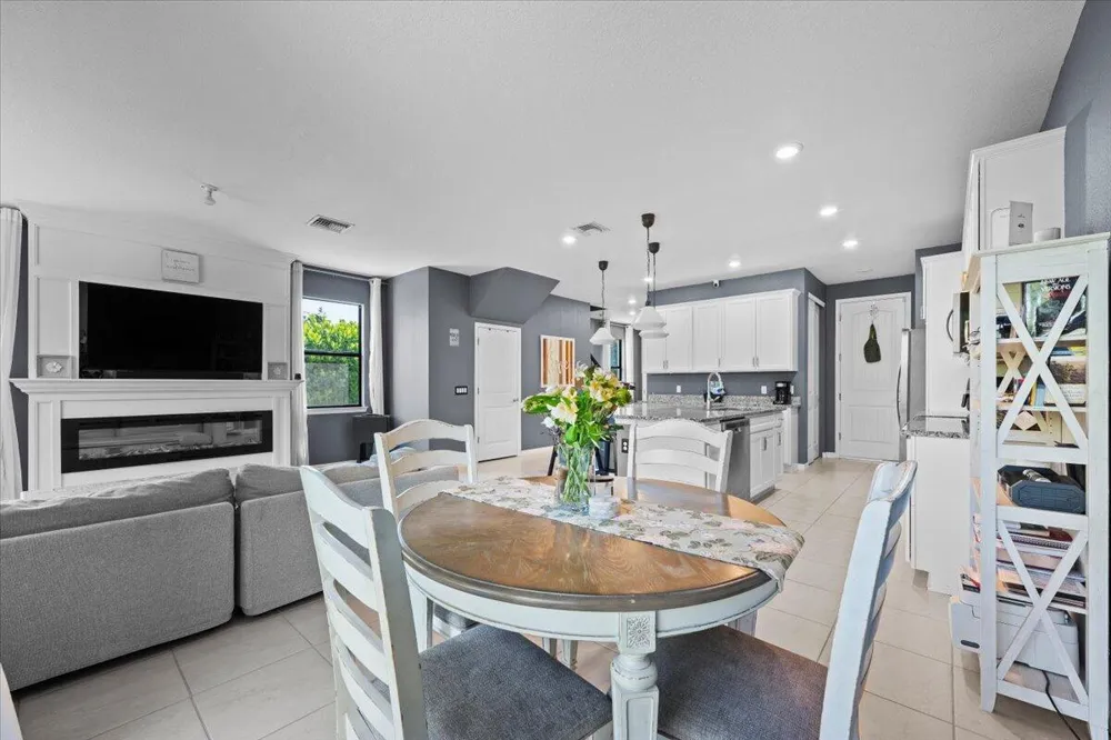 4606 San Fratello Circle Lake Worth, FL 33467