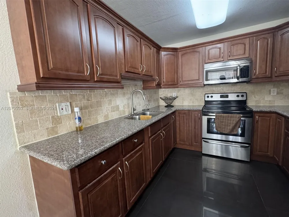 7010 NW 186th St #5-107 Hialeah, FL 33015