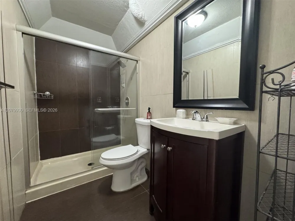 7010 NW 186th St #5-107 Hialeah, FL 33015