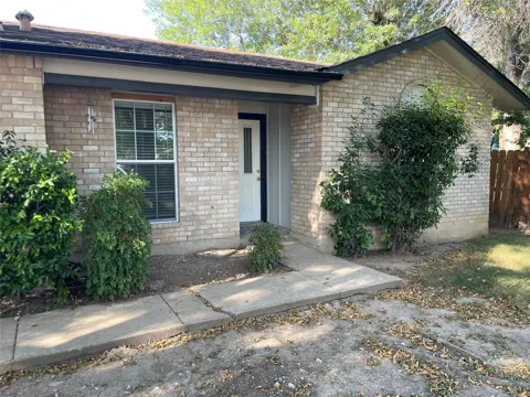 5700 Limerock Hollow