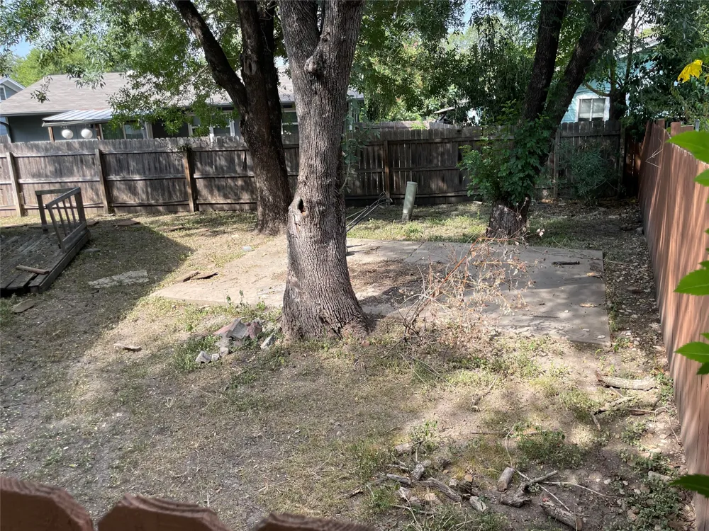 5700 Limerock Hollow Austin, TX 78744