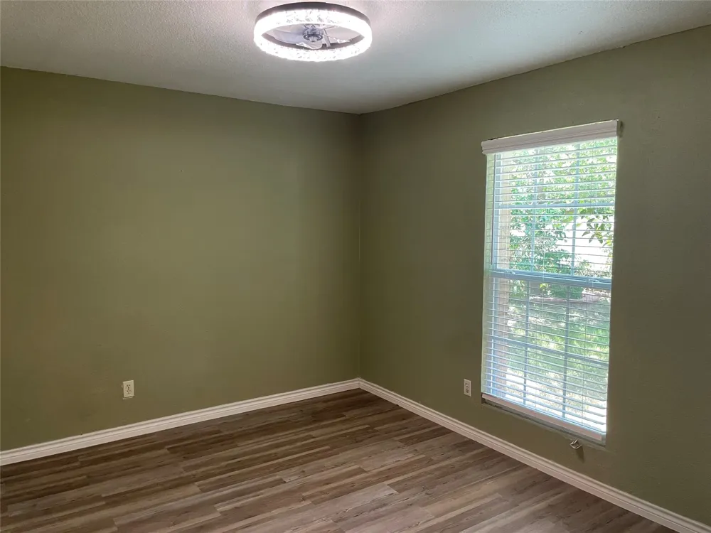 5700 Limerock Hollow Austin, TX 78744