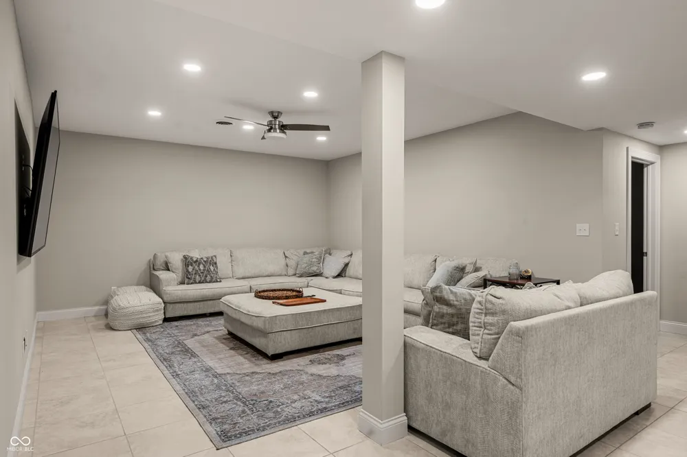 3974 Golf Bag Lane Terre Haute, IN 47802
