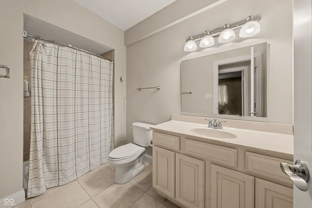 3974 Golf Bag Lane Terre Haute, IN 47802