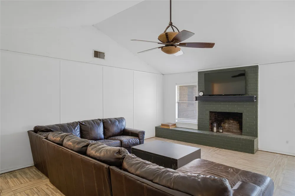 1212 4th Street Granbury, TX 76048