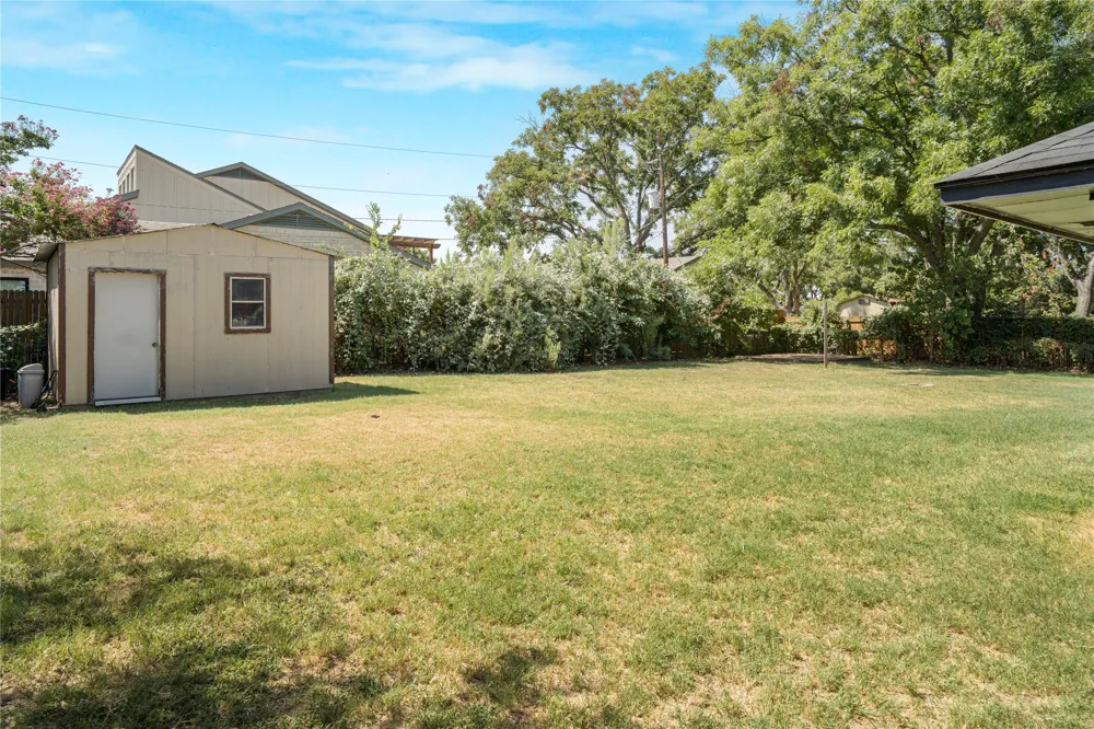 1212 4th Street Granbury, TX 76048