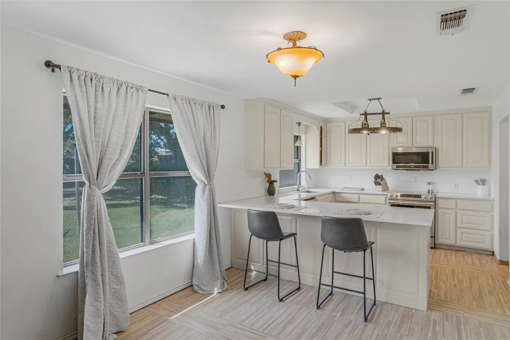 1212 4th Street Granbury, TX 76048