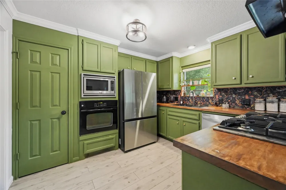 15810 Acapulco Drive Jersey Village, TX 77040