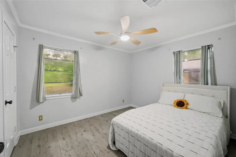 15810 Acapulco Drive Jersey Village, TX 77040