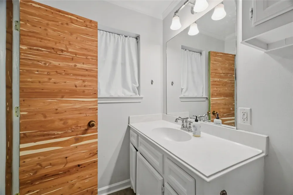 15810 Acapulco Drive Jersey Village, TX 77040