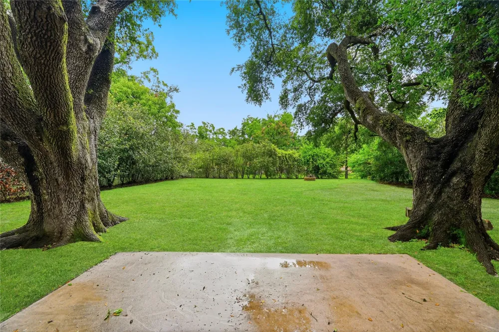 15810 Acapulco Drive Jersey Village, TX 77040