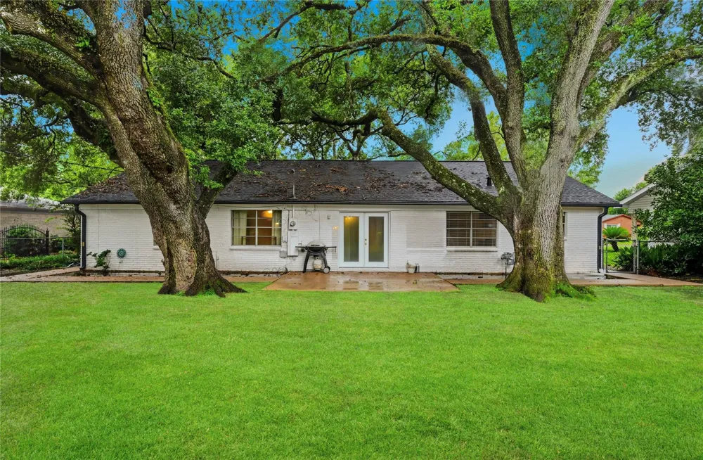 15810 Acapulco Drive Jersey Village, TX 77040