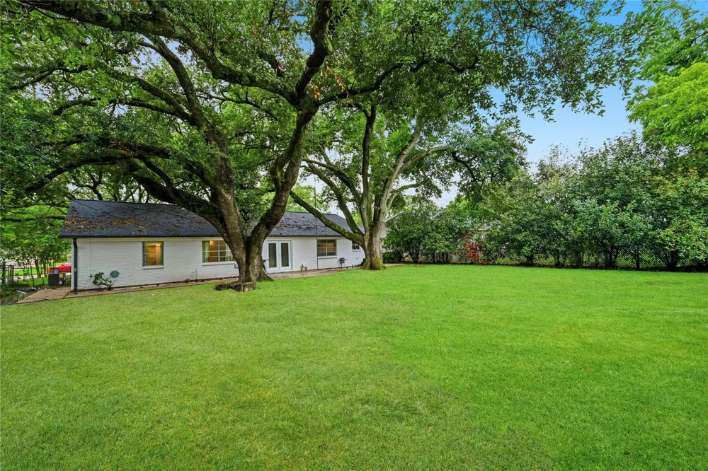 15810 Acapulco Drive Jersey Village, TX 77040
