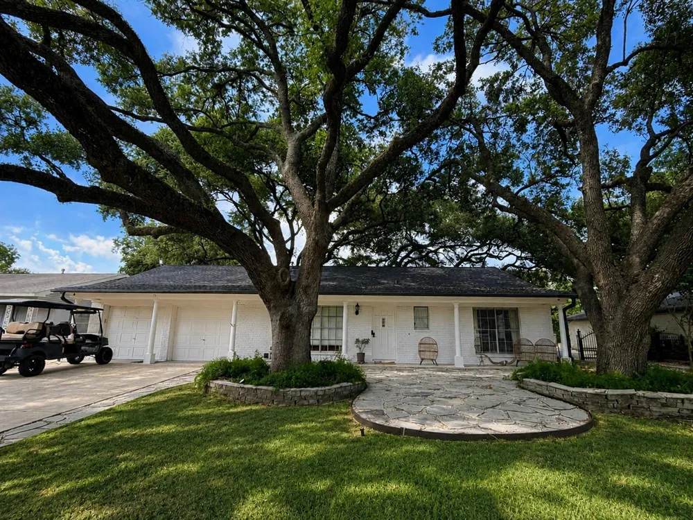 15810 Acapulco Drive Jersey Village, TX 77040