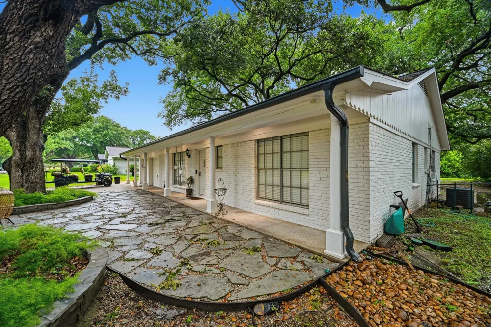 15810 Acapulco Drive Jersey Village, TX 77040