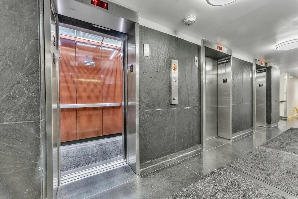 8200 E Jefferson Avenue #610 Detroit, MI 48214