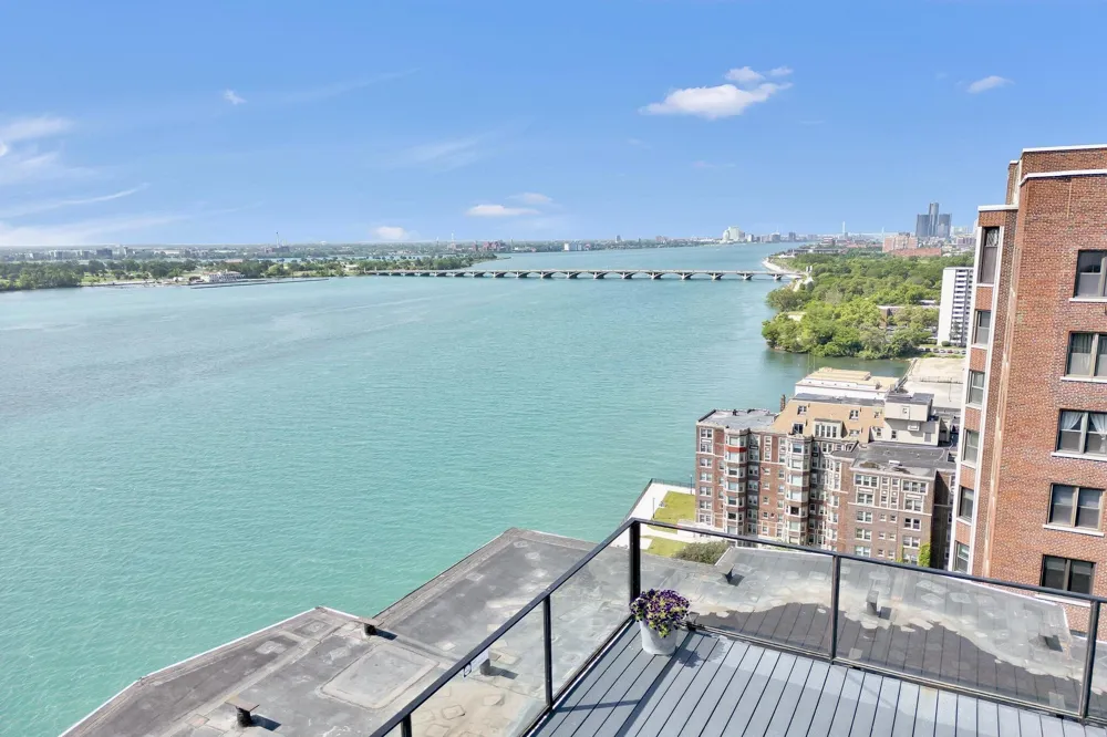 8200 E Jefferson Avenue #610 Detroit, MI 48214