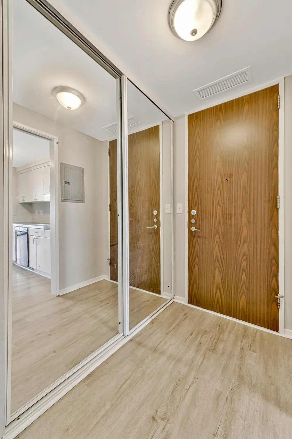 8200 E Jefferson Avenue #610 Detroit, MI 48214