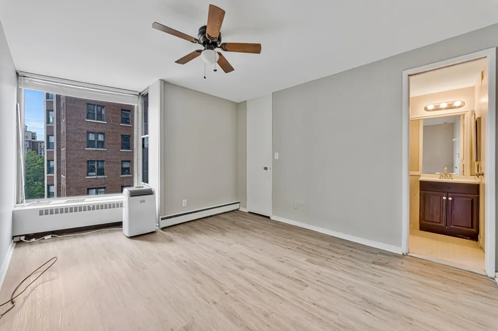 8200 E Jefferson Avenue #610 Detroit, MI 48214