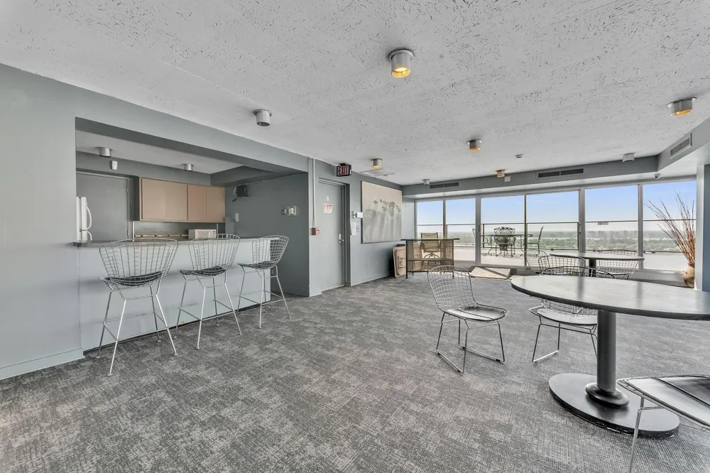 8200 E Jefferson Avenue #610 Detroit, MI 48214