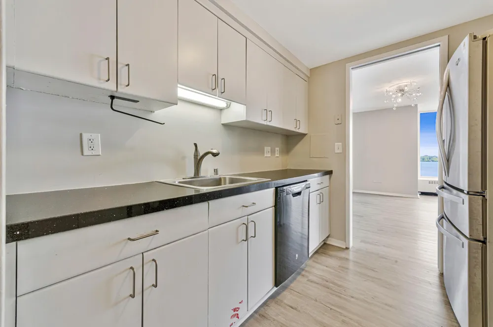 8200 E Jefferson Avenue #610 Detroit, MI 48214