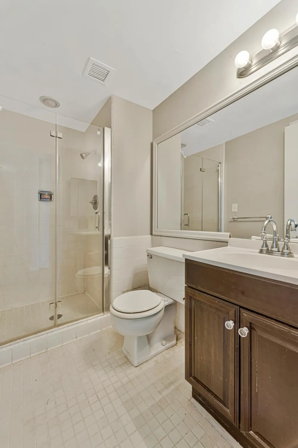 8200 E Jefferson Avenue #610 Detroit, MI 48214