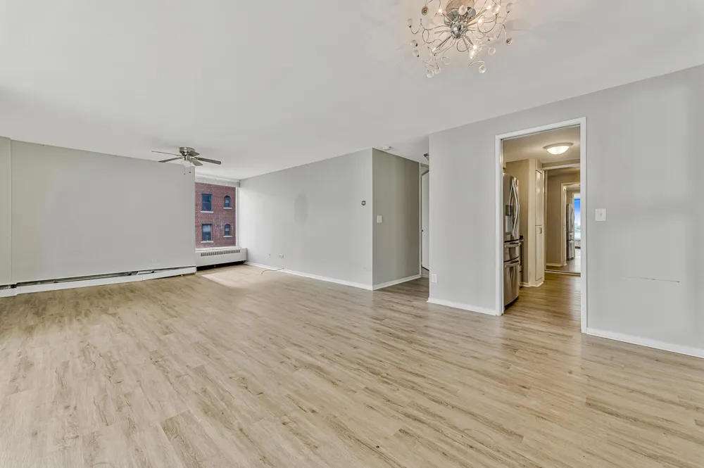 8200 E Jefferson Avenue #610 Detroit, MI 48214