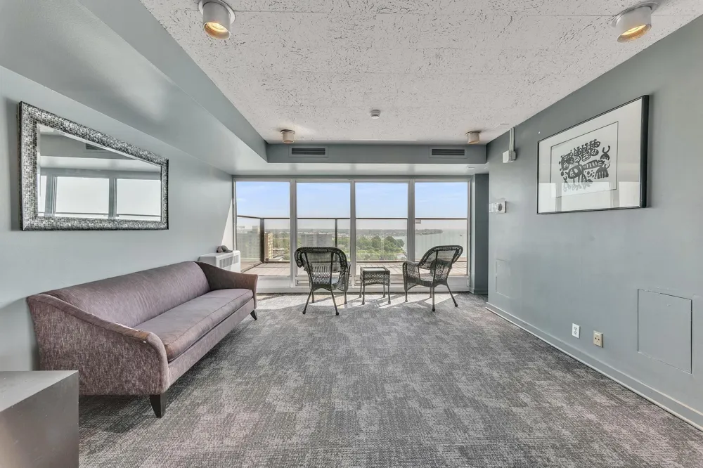 8200 E Jefferson Avenue #610 Detroit, MI 48214