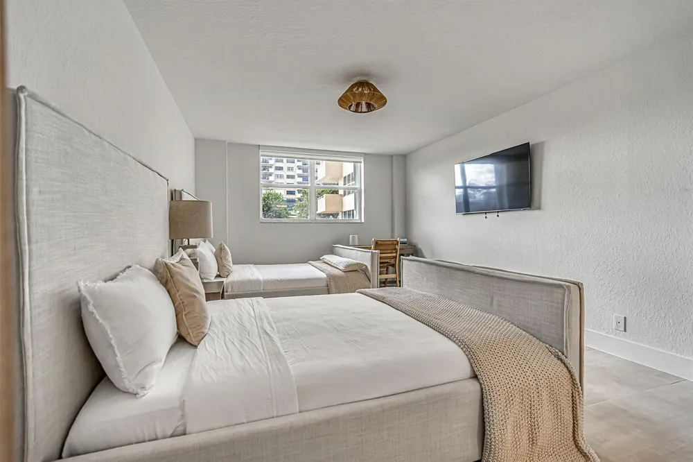 5200 OCEAN BOULEVARD #109C Lauderdale By The Sea, FL 33308