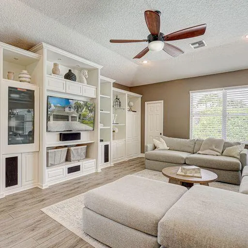 21318 Gosier Way Boca Raton, FL 33428