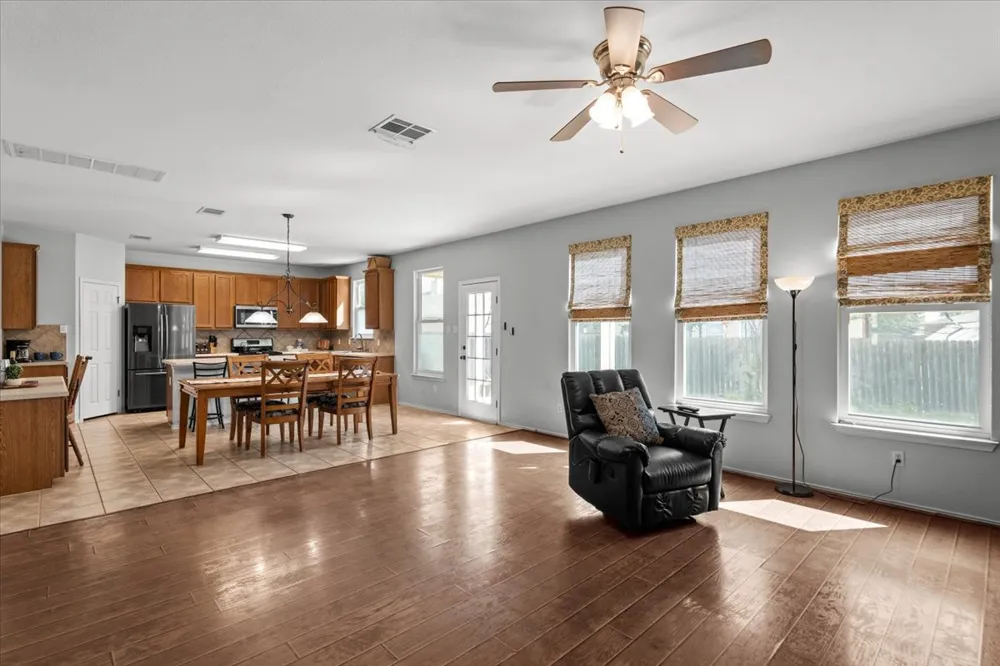 118 Rio Grande Drive Kyle, TX 78640