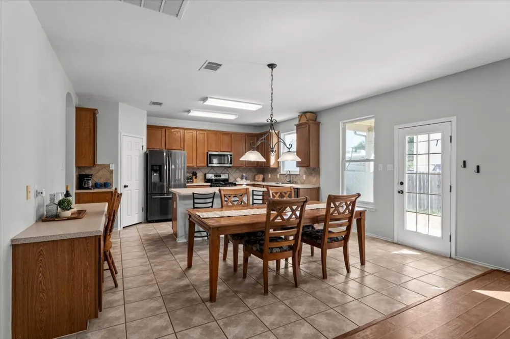 118 Rio Grande Drive Kyle, TX 78640