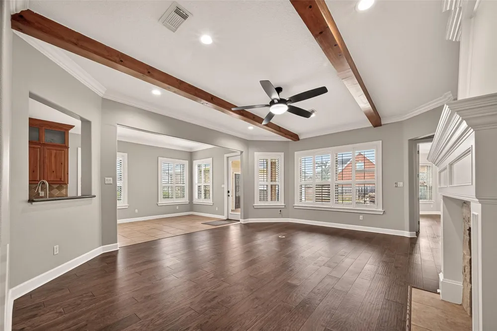 51 English Oak Court Lake Jackson, TX 77566