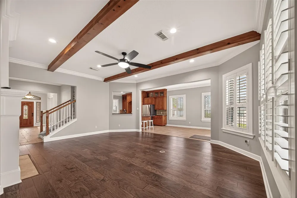 51 English Oak Court Lake Jackson, TX 77566