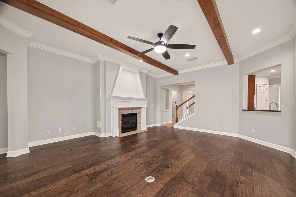 51 English Oak Court Lake Jackson, TX 77566