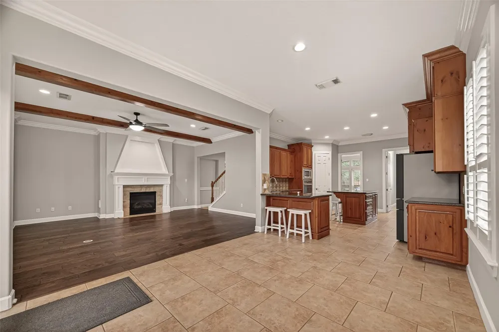 51 English Oak Court Lake Jackson, TX 77566