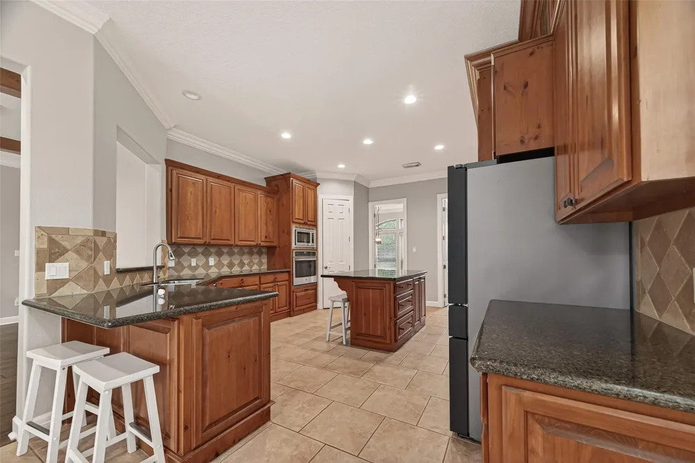 51 English Oak Court Lake Jackson, TX 77566