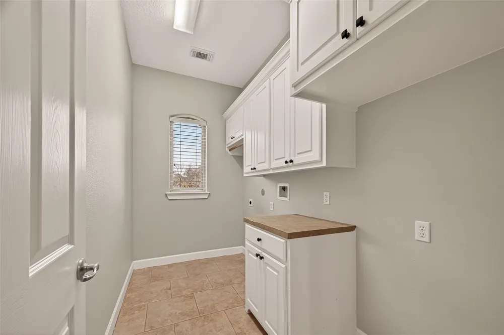 51 English Oak Court Lake Jackson, TX 77566