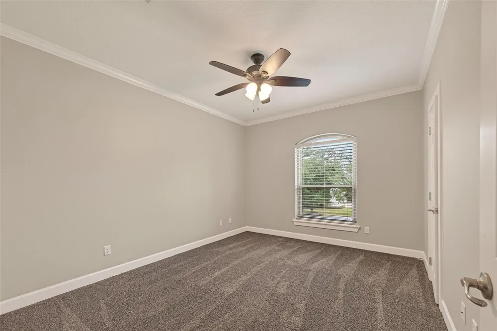 51 English Oak Court Lake Jackson, TX 77566