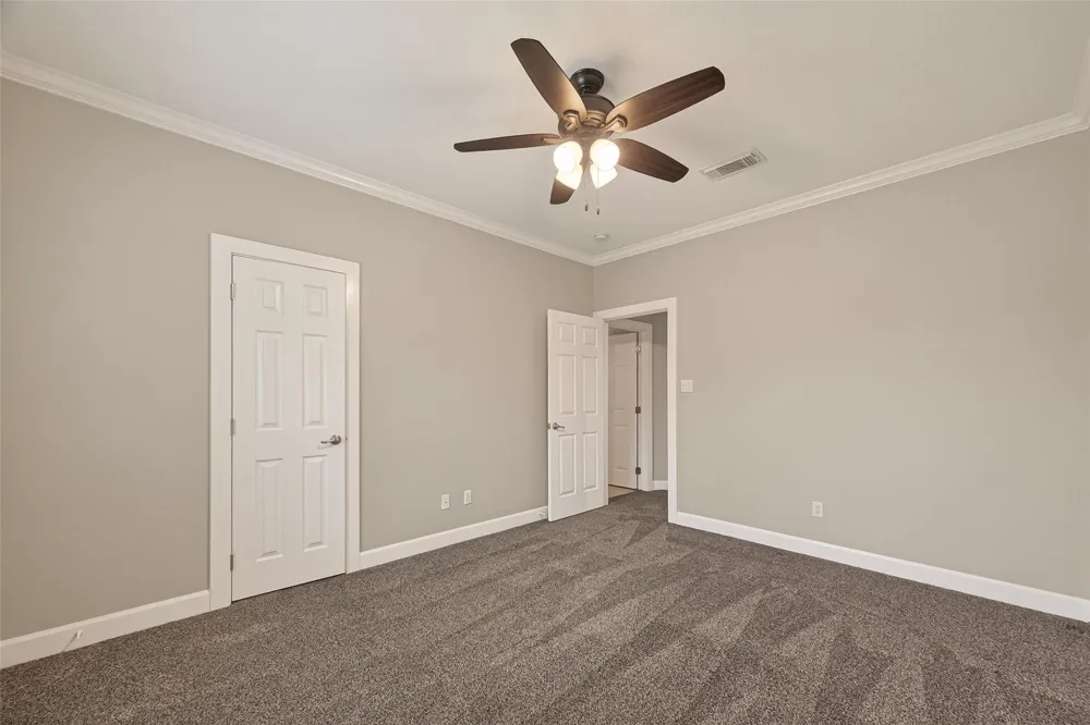 51 English Oak Court Lake Jackson, TX 77566