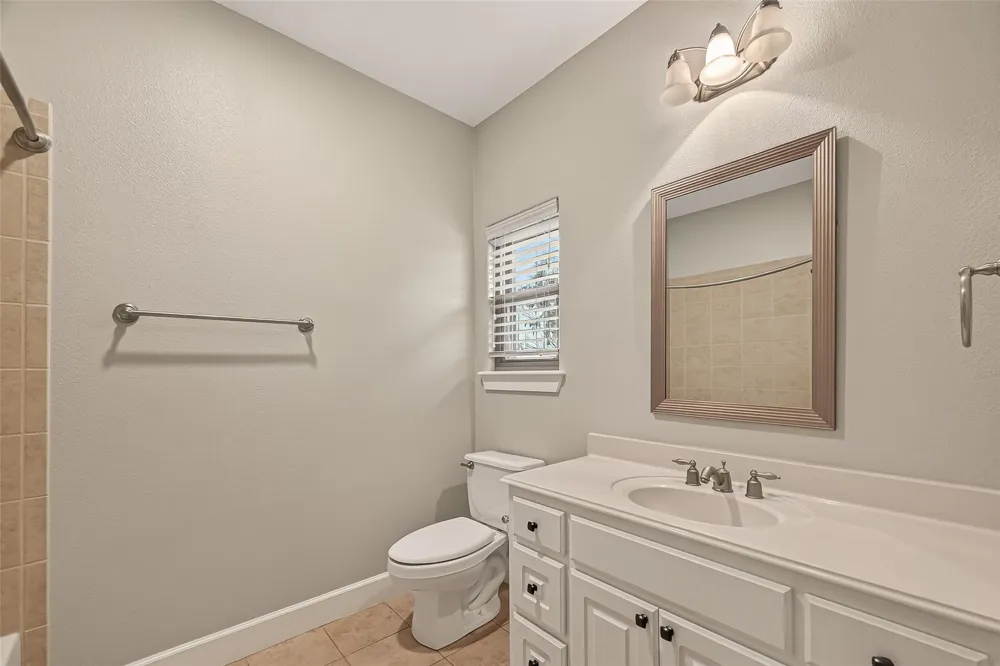 51 English Oak Court Lake Jackson, TX 77566