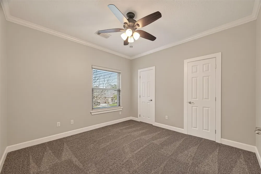 51 English Oak Court Lake Jackson, TX 77566