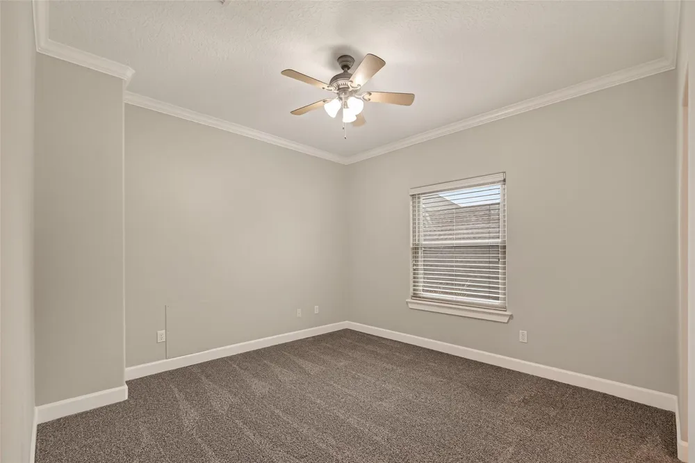 51 English Oak Court Lake Jackson, TX 77566