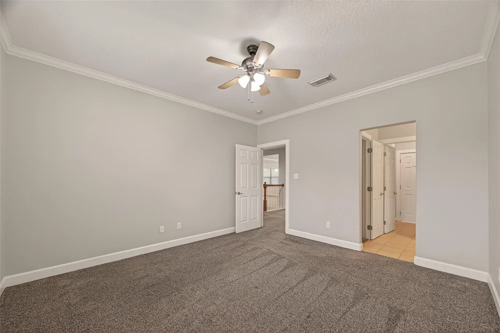 51 English Oak Court Lake Jackson, TX 77566