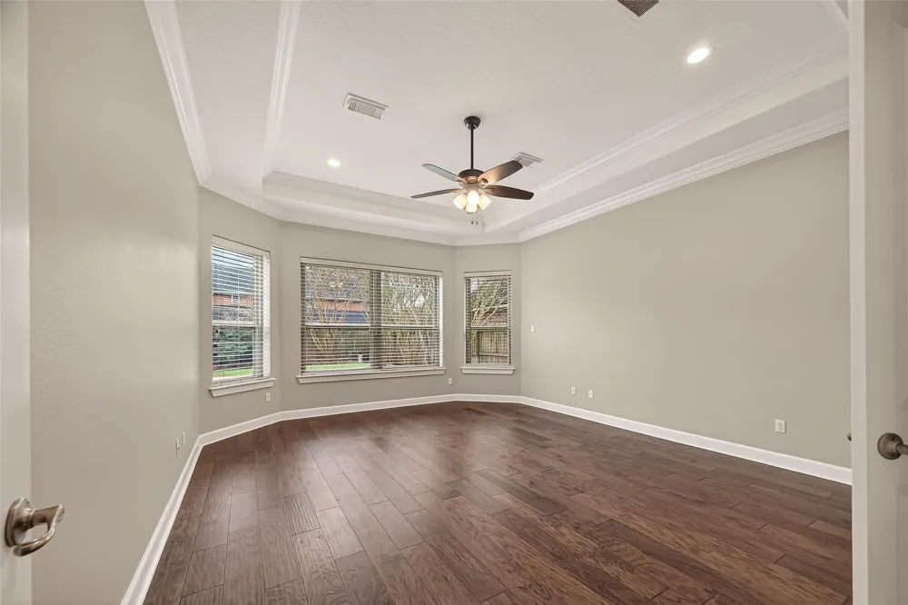 51 English Oak Court Lake Jackson, TX 77566