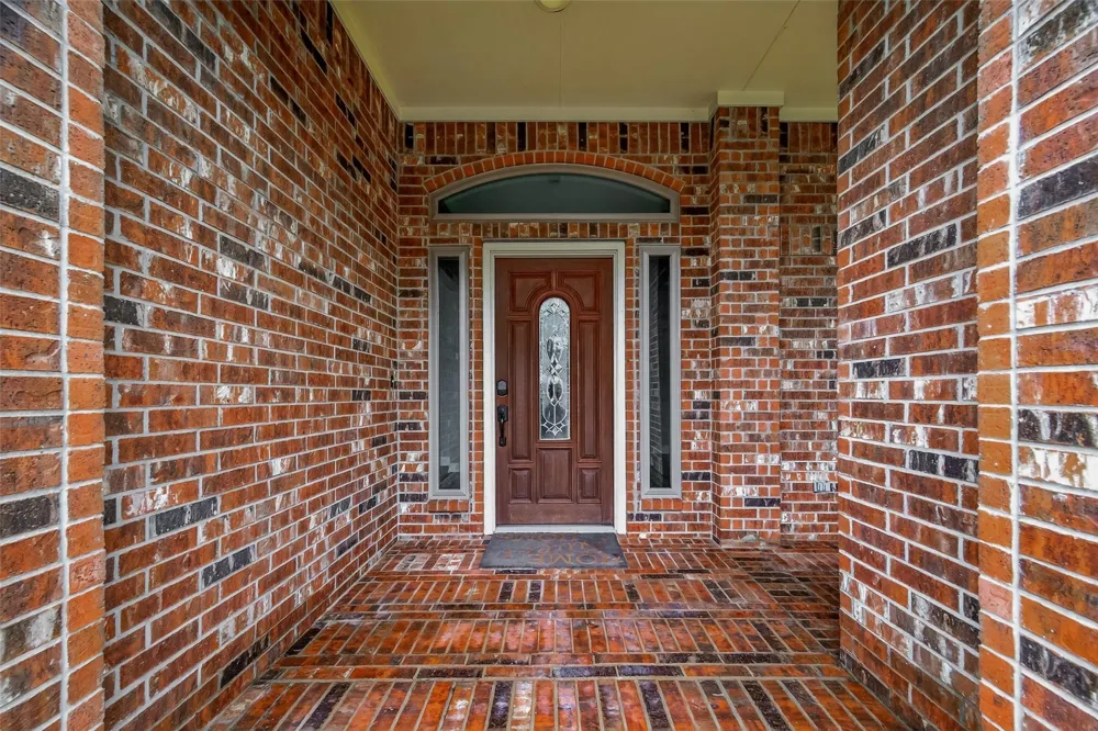 51 English Oak Court Lake Jackson, TX 77566