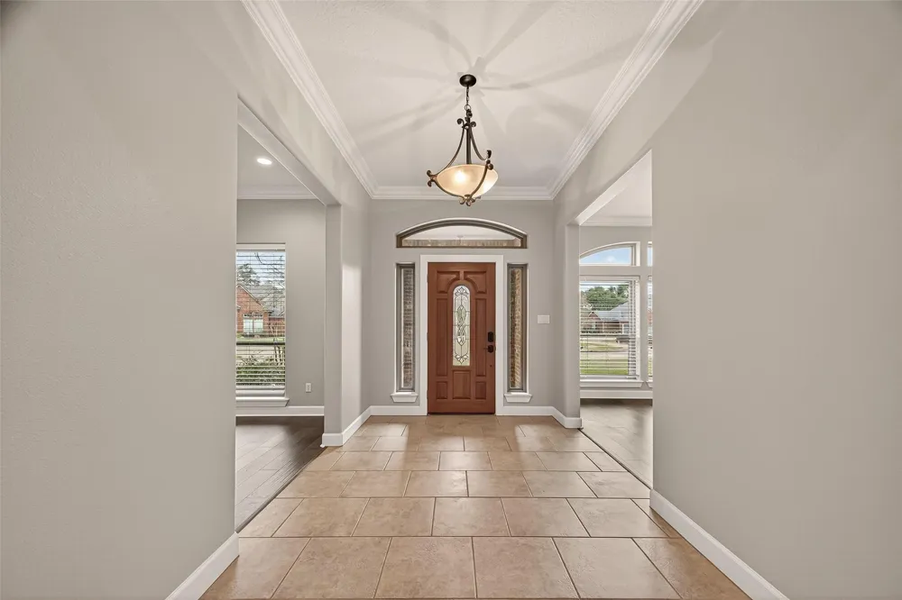 51 English Oak Court Lake Jackson, TX 77566