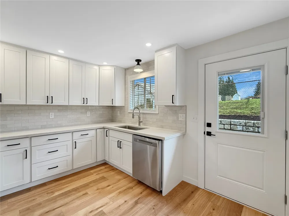 7820 64th Street SE #B Snohomish, WA 98290