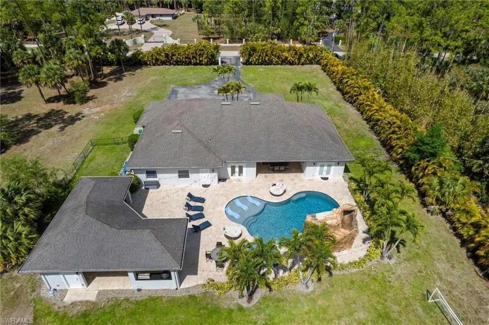 5420 Boxwood Way Naples, FL 34116
