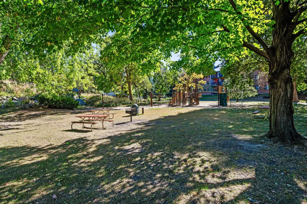 8948 Neill Lake Road #155E Eden Prairie, MN 55347
